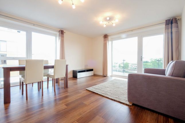 Flat to rent in Pearl Lane, Gillingham
