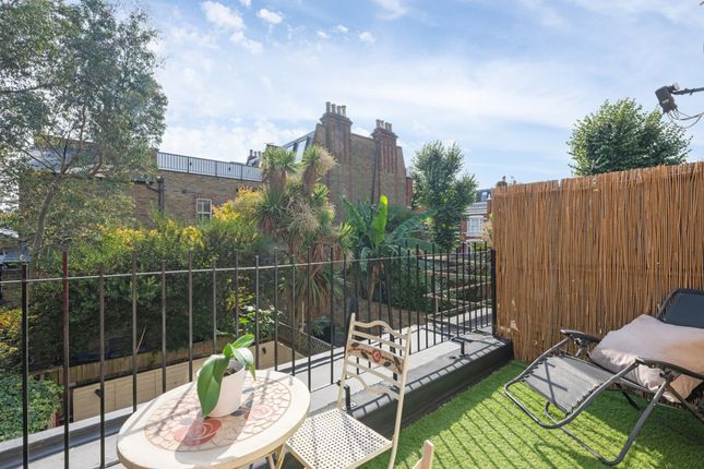 Flat Flat 3, 139, New Kings Road, London photo 2