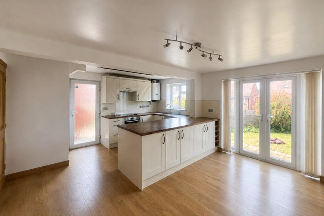 5, The Crescent, Dursley photo 2