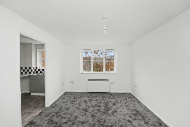 16, Polsten Mews, Enfield photo 4