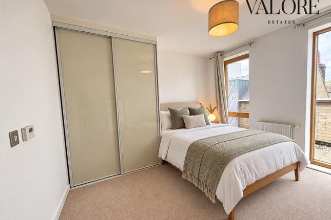 Flat 24, Earl Attlee Court, London photo 4