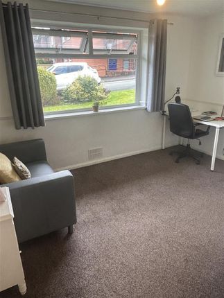 Flat to rent in Fernleigh, Northwich