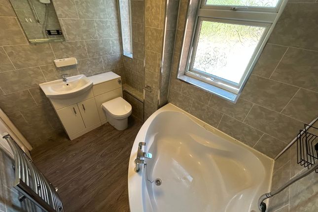 38 Beverley Court, Washington photo 3