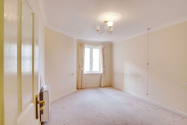 Flat for sale in Darwin Court, Margate