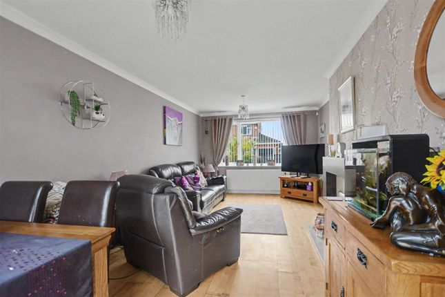 4, Newland Close, Nottingham photo 2