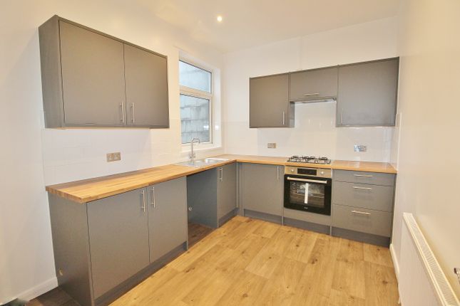 9a, Fawcett Road, Southsea photo 2