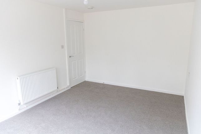 9, Coachwell Close, Telford photo 3