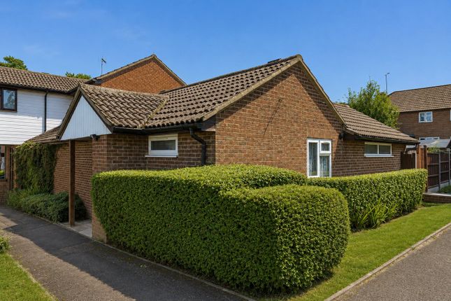 2-bed house on 52, Montrose Close, Bordon, £300,000
