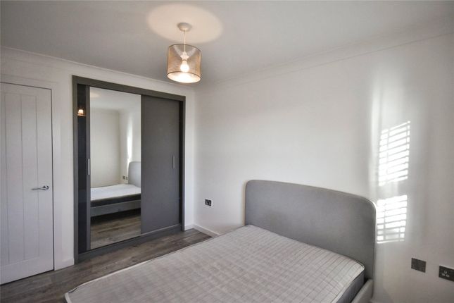 Flat 4,, Stoneleigh Court, Berkshire photo 5