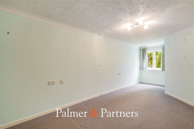 Spalding Court, Chelmsford photo 4