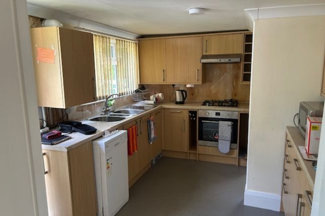30 Duffins Orchard, Chertsey photo 2