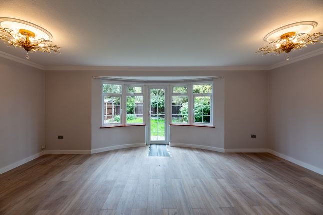 279 Southbourne Grove, Westcliff-on-Sea photo 2