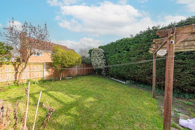Detached house to rent in Huntingdonshire Close, Woosehill, Wokingham