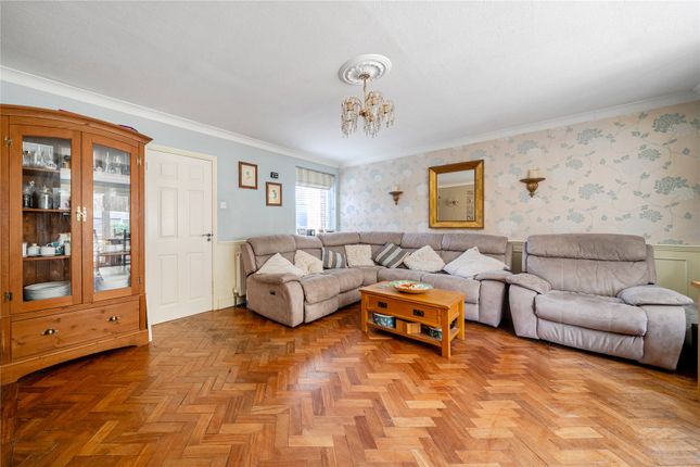 2, Green Farm Close, Orpington photo 3