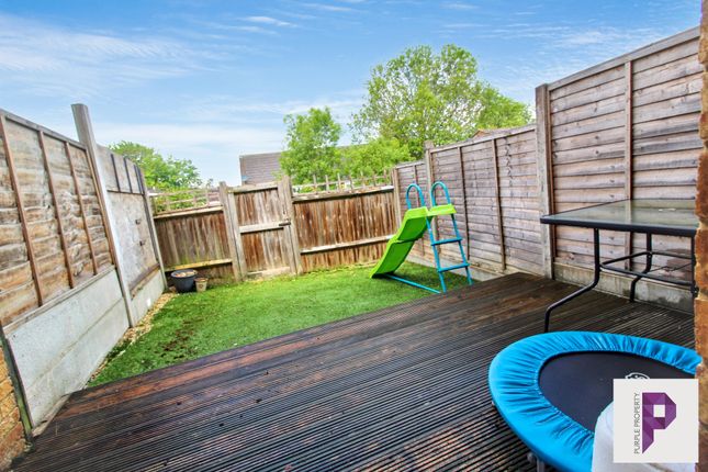 8, Alfred Close, Chatham photo 4