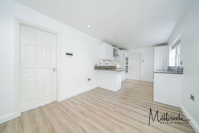 45 Amberhill Way, Manchester photo 4