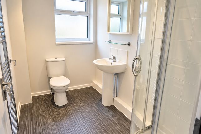 27 Holmsley Walk, Leeds photo 3