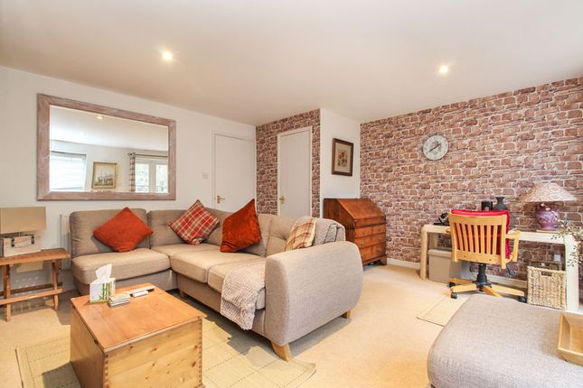 5, Chestnut Avenue, Bedford photo 3