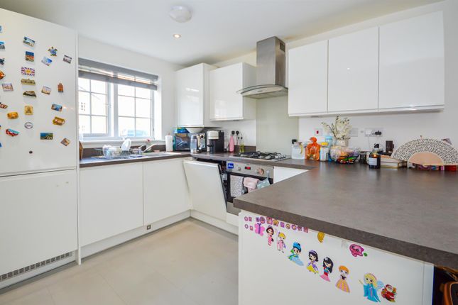 12, Buckthorne Court, Normanton photo 3