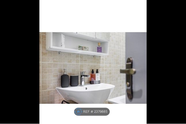 Swinton St, Flat, London photo 4