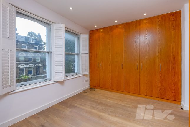 Flat to rent in Fitzjohns Avenue, Hampstead