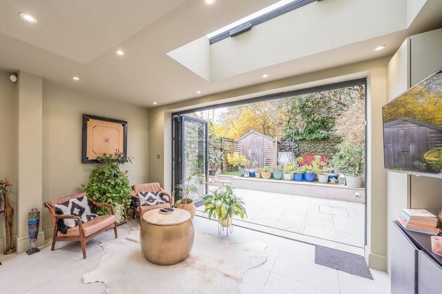 26, Eastbourne Road, Brentford photo 4