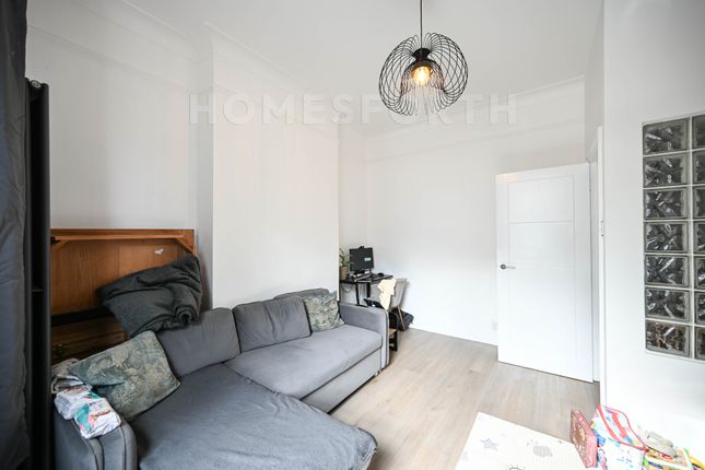 Flat A 37, Rainham Road, London photo 5