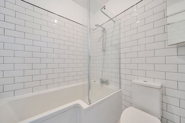 Flat 2, 8, Northlands Street, London photo 3