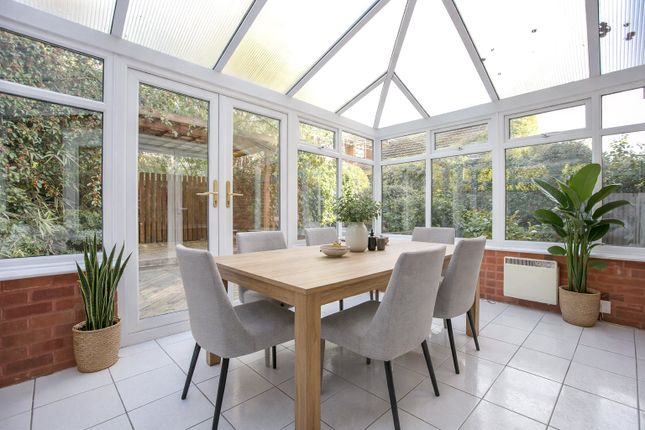 19, Coburn Gardens, Gloucestershire photo 4
