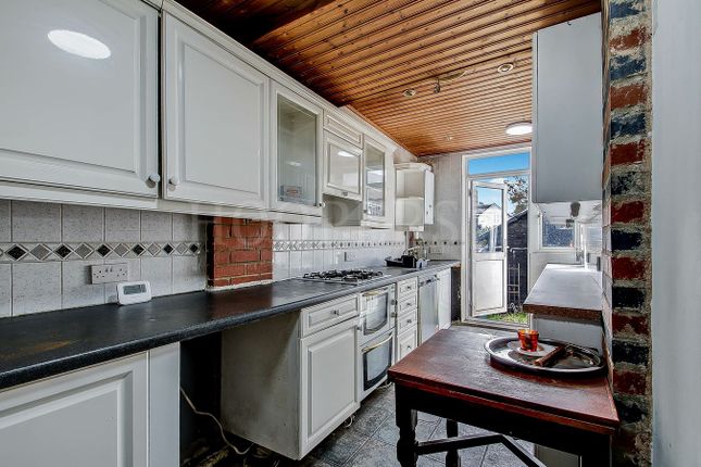 31, Lansdowne Grove, London photo 4