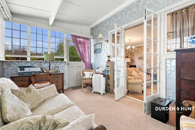 56 The Uplands, Loughton photo 4