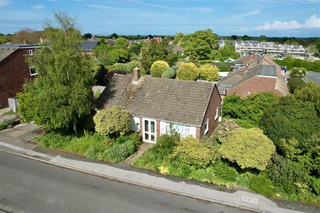 2-bed house on 1, White Wood Road, Sandwich, £300,000