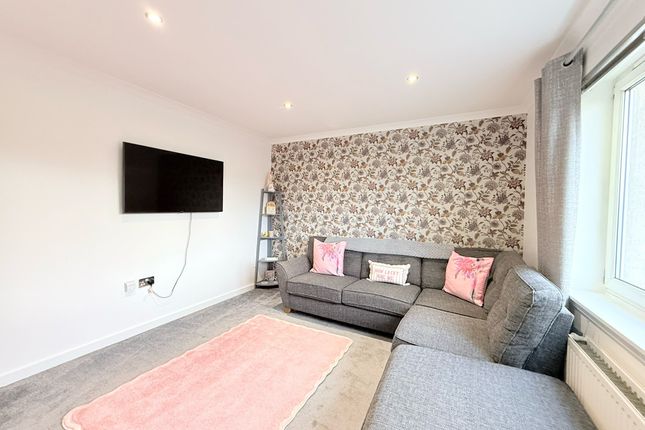 Flat 4, 61 Kerse Lane, Falkirk, FK1 1RX photo 4