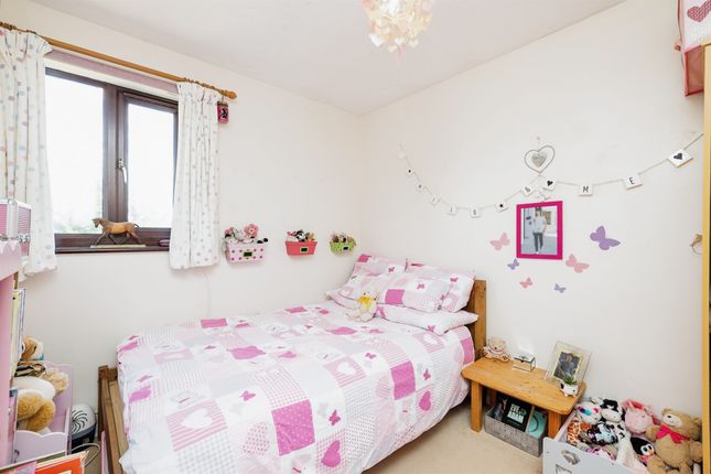 Terraced house for sale in Glebe Close, Maids Moreton, Buckingham