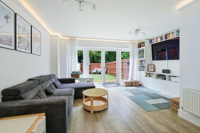 36 Beatrice Square, Tadworth photo 2