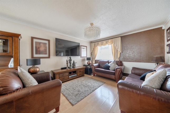 2, Pendennis Road, Bedford photo 2