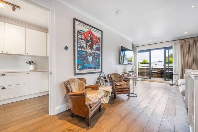 Flat for sale in Warwick Square, Pimlico, London