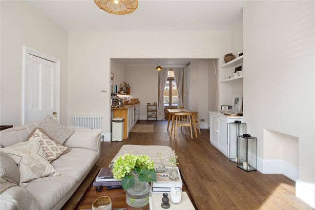 7b, Thirsk Road, London photo 2