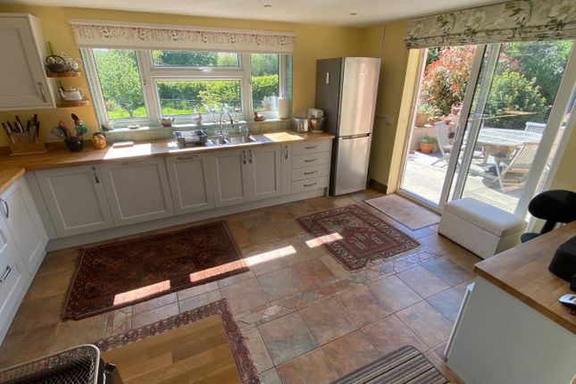 7, Combe Close, Taunton photo 4