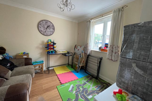 31a, Thistle Drive, Peterborough photo 2