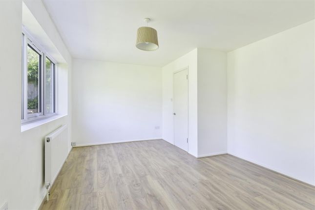Flat to rent in Tower Road, Tadworth