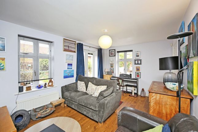 4, Addison Mews, Warwickshire photo 2