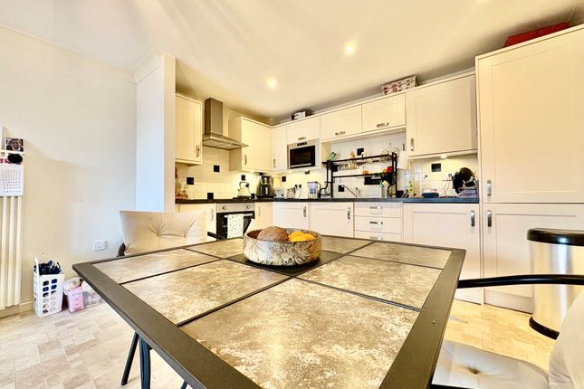 31 Clarence Lodge, Taverners Way, HODDESDON photo 3