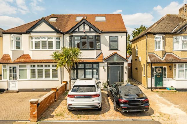 Thumbnail Property to rent in Carlingford Road, Morden Park