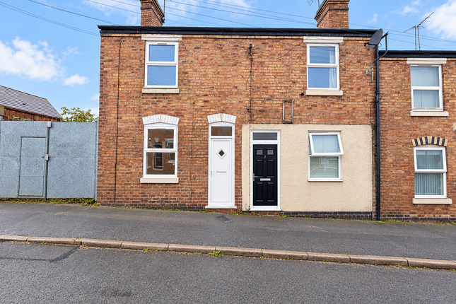 2-bed terraced on Broad Street, Kidderminster, £900/mo