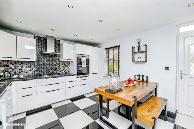 310, Longacres, Bridgend photo 2
