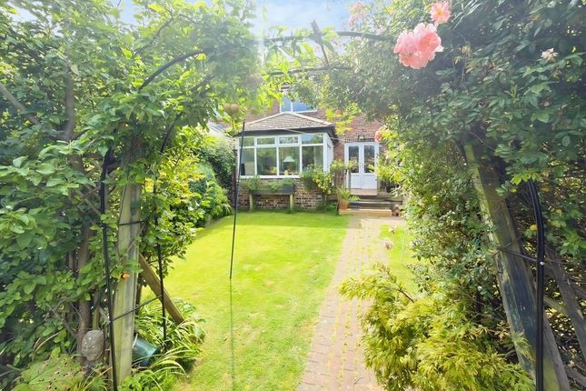 33, Pinetree Gardens, Whitley Bay photo 3
