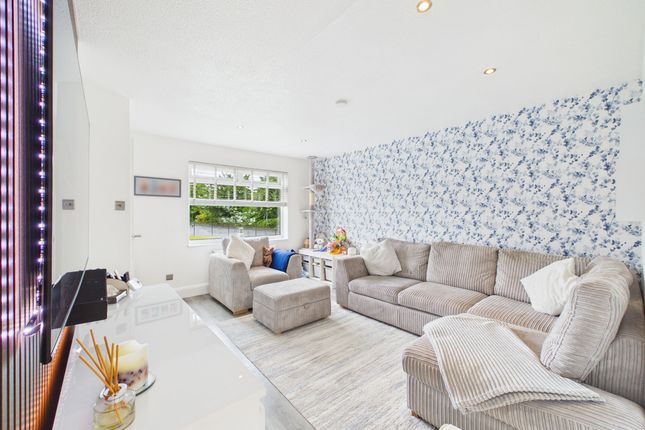 1 Walker Path, Uddingston photo 2