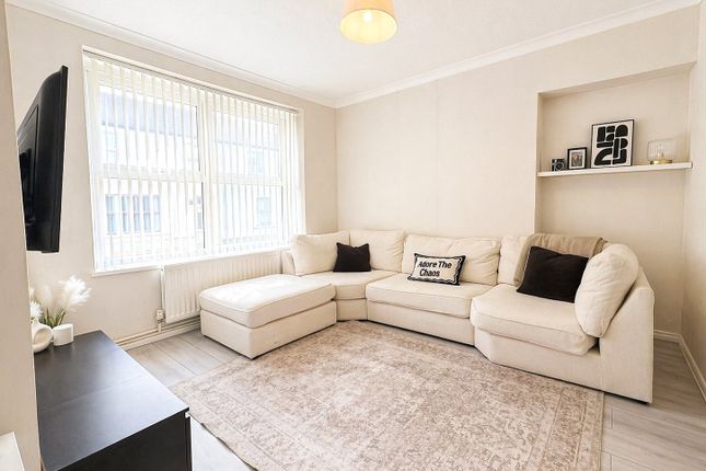34A,, Kensington Road, Milford Haven photo 3