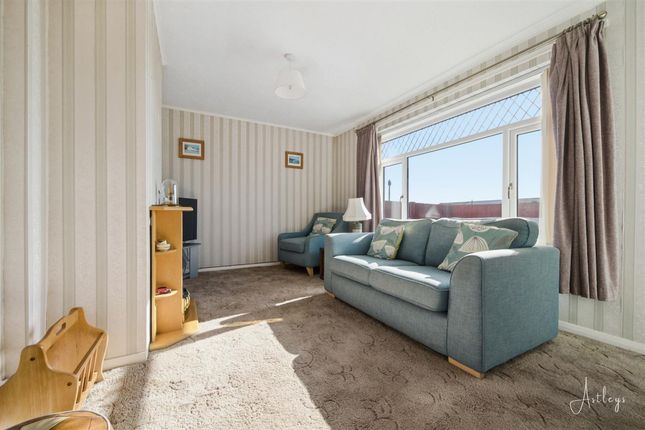 114, Chestnut Avenue, Swansea photo 4